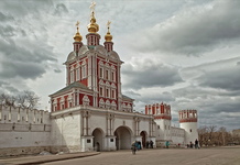 Новодевичий монастырь, Надвратная Преображенская церковь